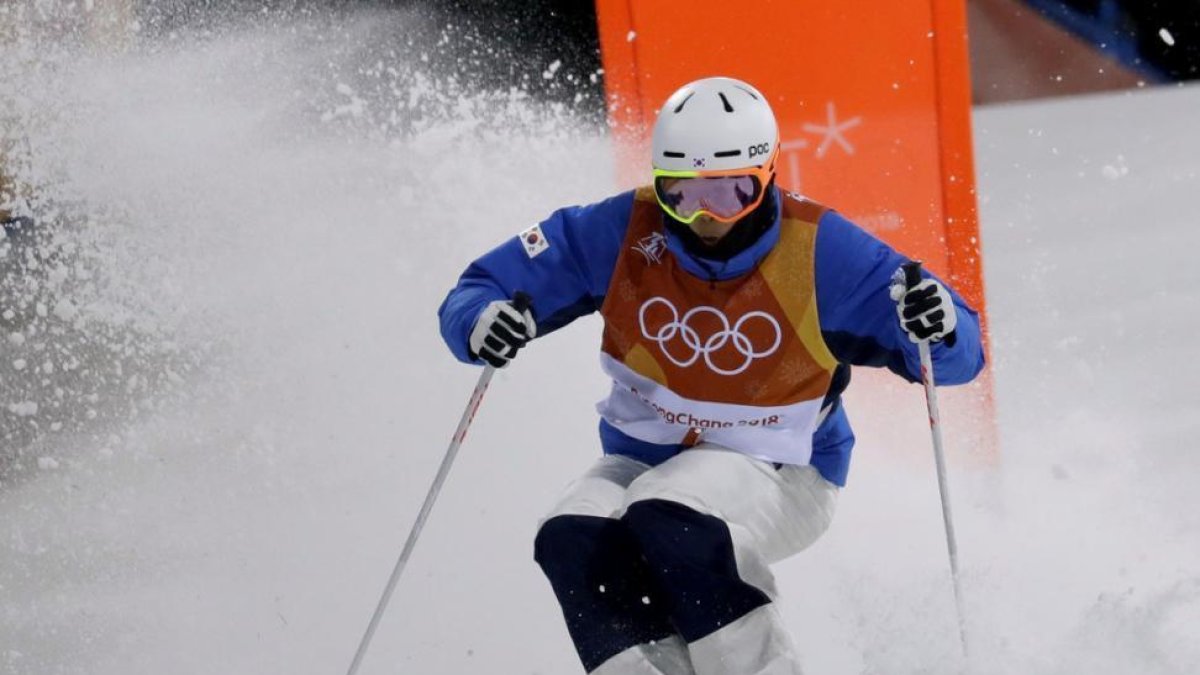Choi Jae-woo, durante los Juegos, es uno de los esquiadores suspendidos.-/ LEE JIN-MAN (AP)