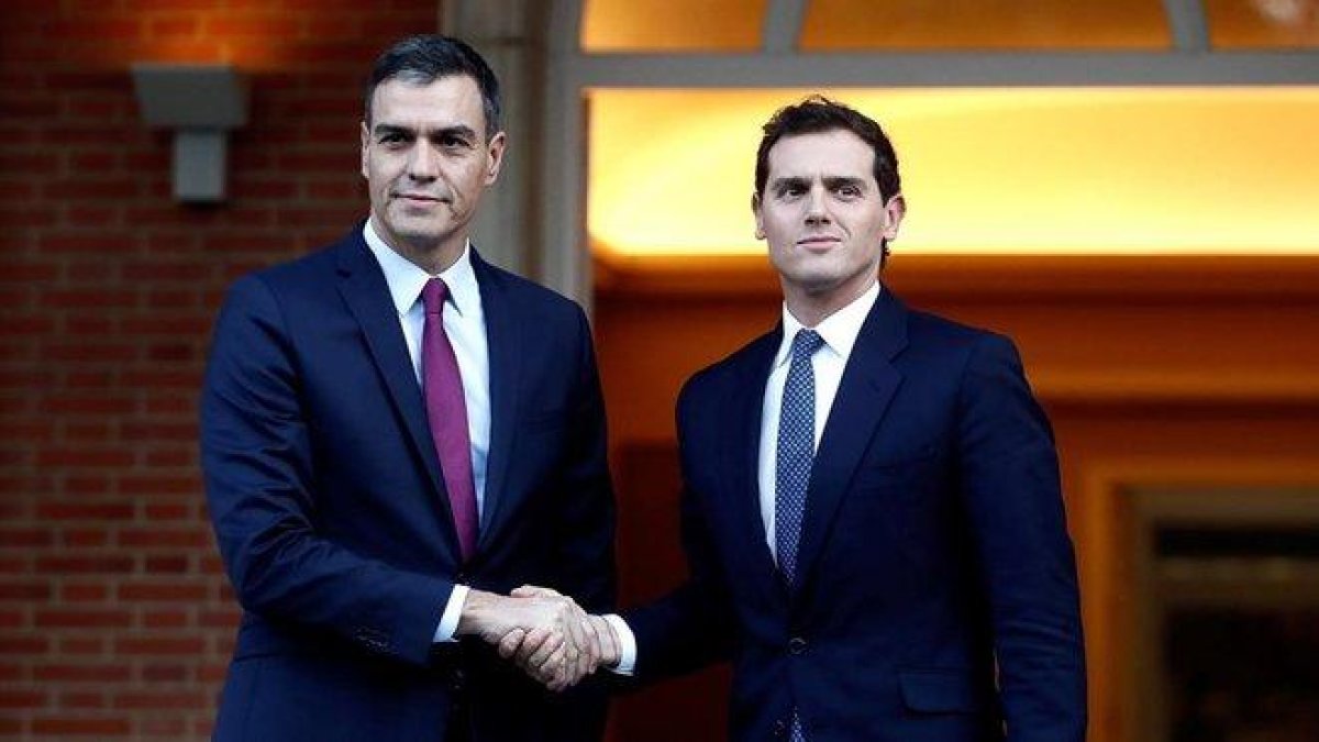 Sánchez y Rivera, el 16 de octubre del 2019, antes de la reunión que han mantenido en La Moncloa para tratar sobre la violencia en Cataluña tras al sentencia del ’procés’.-EFE / MARISCAL
