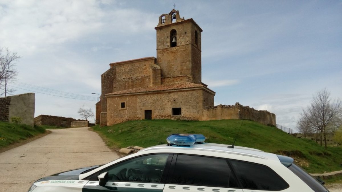 Una patrulla de la Guardia Civil en Pozalmuro. HDS