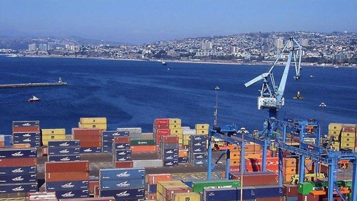 El puerto de Valparaíso.-