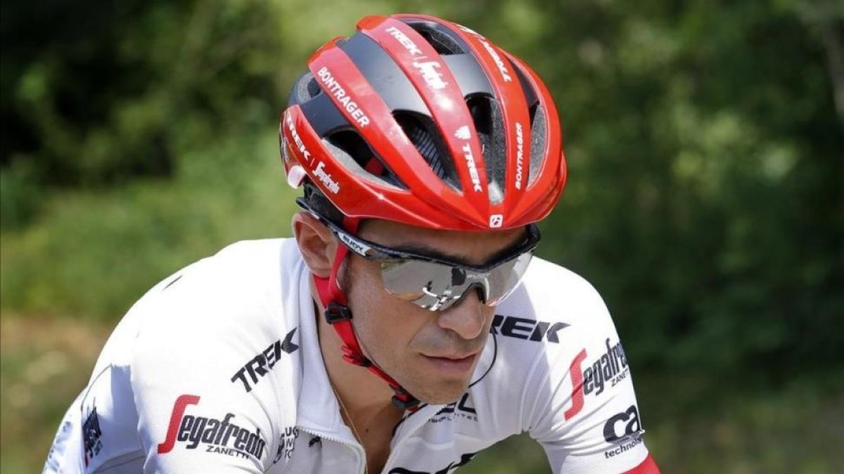 Alberto Contador, en acción, en este Tour-EFE / GUILLAUME HORCAJUELO