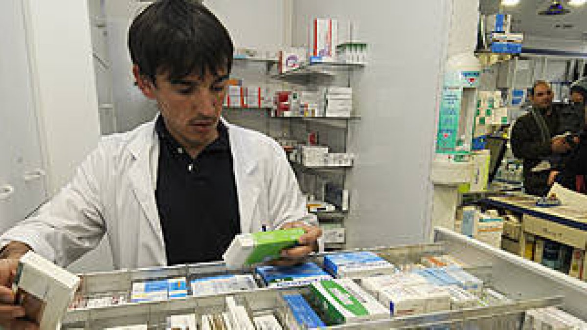 Los farmacéuticos tienen la obligación de dispensar el medicamento genérico. / U. S.-