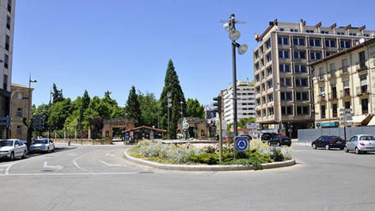 Situación de la plaza de Mariano Granados, en una imagen reciente. / VALENTÍN GUISANDE-