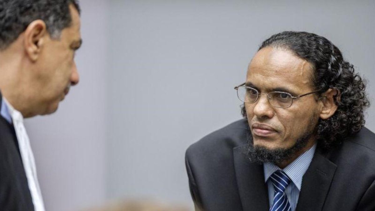 Ahmad Al Faqi Al Mahdi el primer día de su juicio por crímenes de guerra en el Tribunal Penal Internacional de La Haya, el lunes 22 de agosto.-AP / PATRICK POST