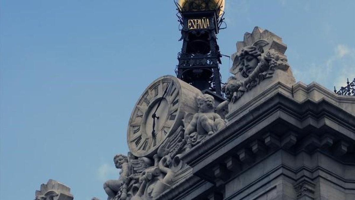 Detalle de la fachada del Banco de España en la Plaza de Cibeles, en Madrid.-AGUSTIN CATALAN
