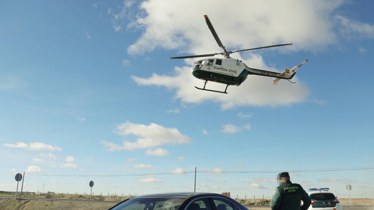 Un helicóptero y varios drones se unen a la búsqueda del joven de Paradinas de San Juan desaparecido tras sufrir un accidente. ICAL