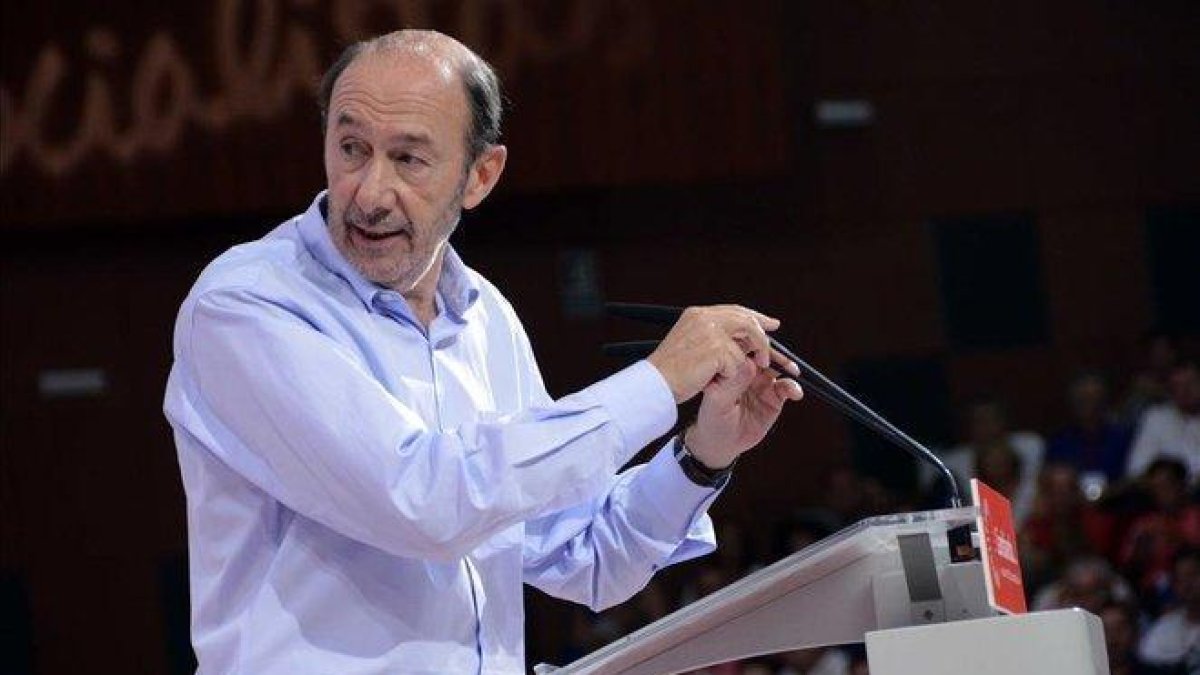 Alfredo Pérez Rubalcaba, en el Congreso extraordinario del PSOE en 2017.-MAYA BALANYÀ