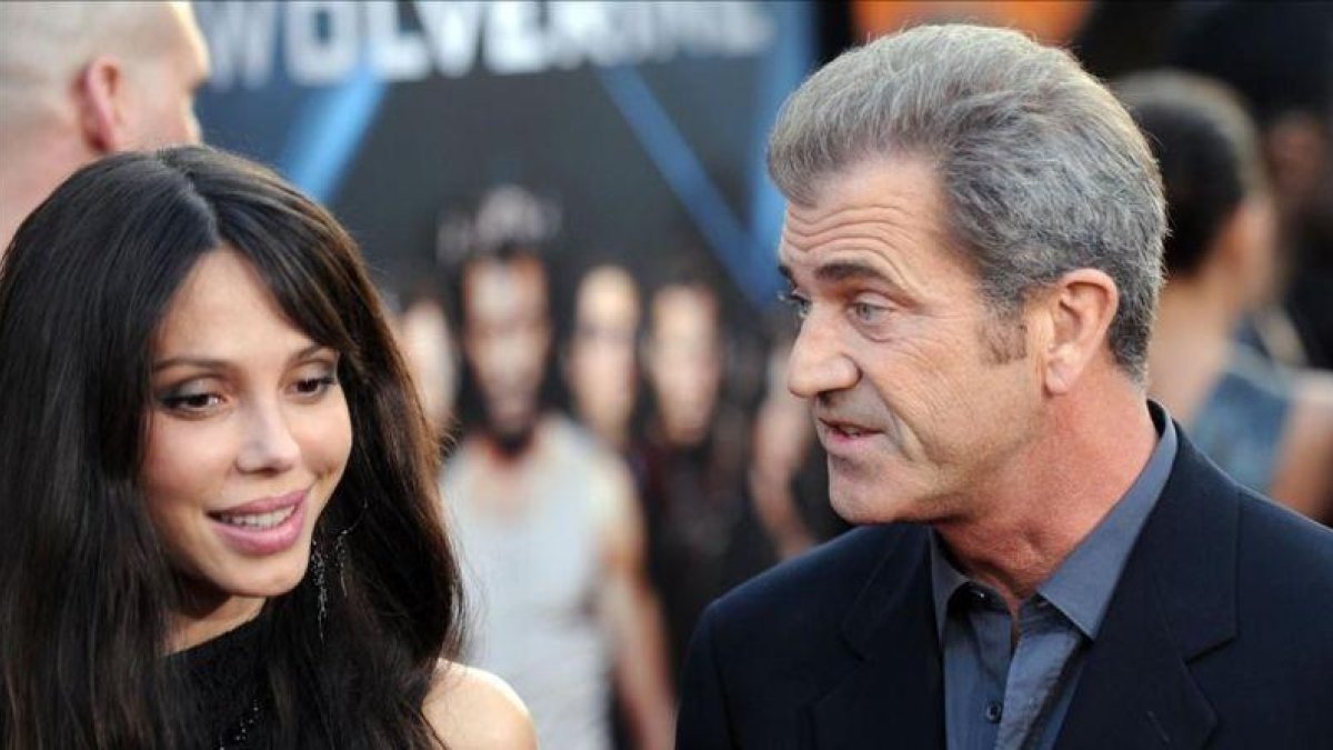 Mel Gibson y Oksana Grigorieva, en abril de 2009.-AFP / JEWEL SAMAD