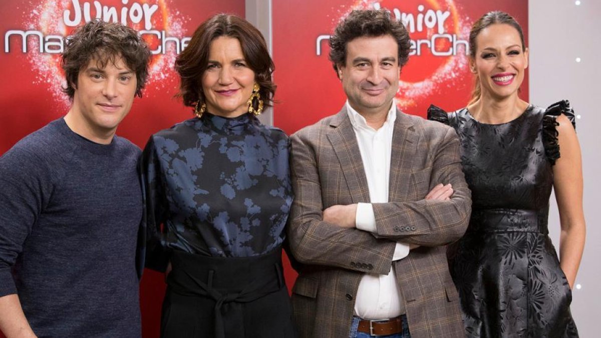 Jordi Cruz, Samantha Vallejo-Nágera y Pepe Rodríguez, junto a la presentadora Eva González.-RTVE