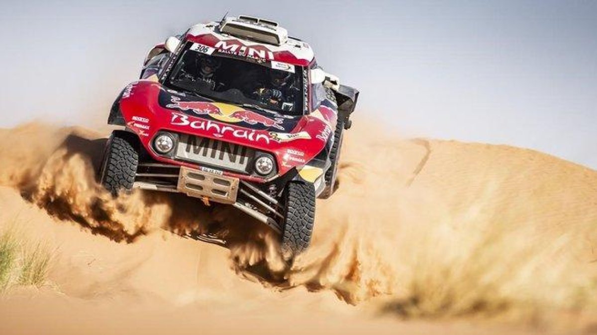 Carlos Sainz, bicampeón del Dakar, con su Mini ’buggy’, en el Rally de Marruecos.-MEDIA RACING