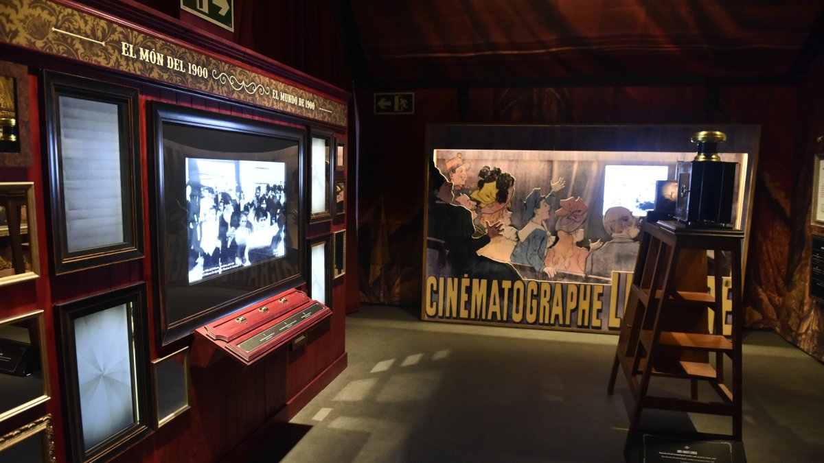 Exposición 'Damas y caballeros, empieza el espectáculo. George Méliès y el cine de 1900' puede verse en la carpa de Mariano Granados. Foto: Fundación La Caixa