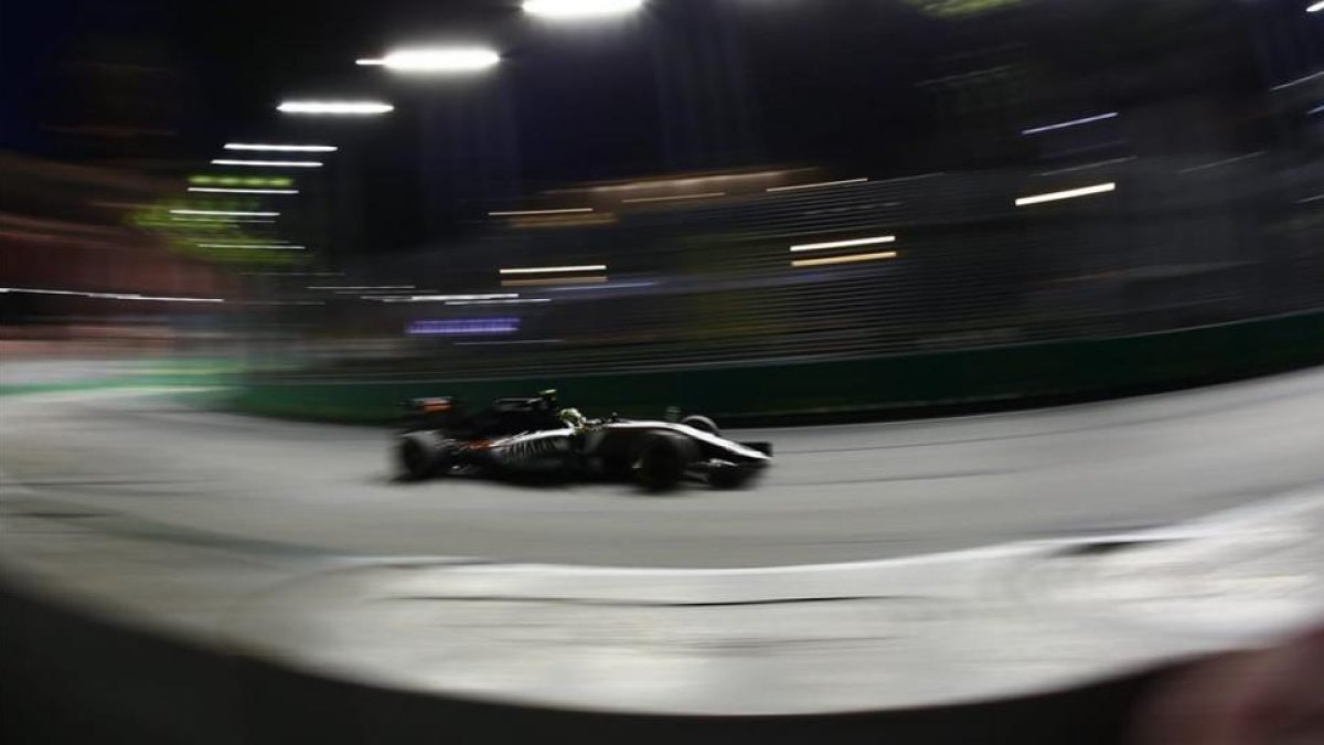 El mexicano Esteban Gutierrez, en el GP de Singapur.-EFE / WALLACE WOON