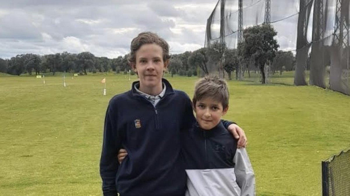 Los jóvenes jugadores sorianos Miguel López y Enzo Jiménez. HDS