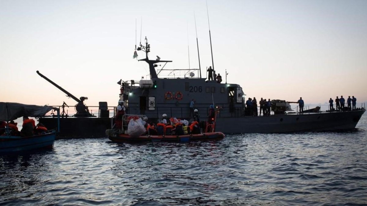 Imágenes del último rescate del Aquarius.-AFP / MAUD VEITH