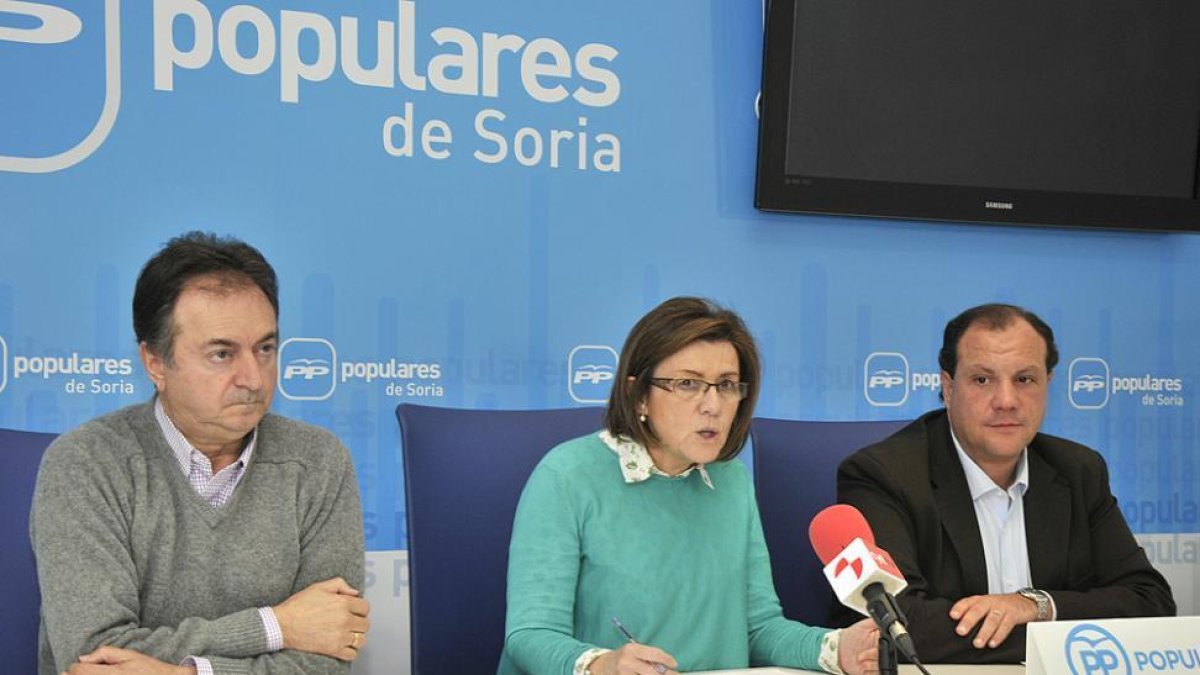 Jesús Alonso Romero, Marimar Angulo y Pedro AntonioHeras, ayer, en rueda de prensa.-VALENTÍN GUISANDE