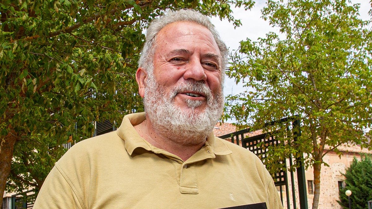 Carlos González, alcalde de Monteagudo de las Vicarías. MARIO TEJEDOR