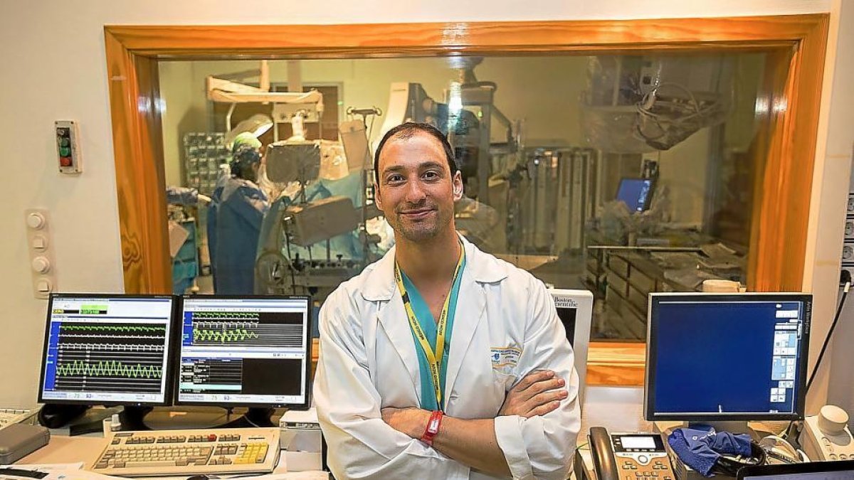 El cardiólogo Ignacio J. Amat en las instalaciones del Hospital Clínico Universitario de Valladolid.-PABLO REQUEJO