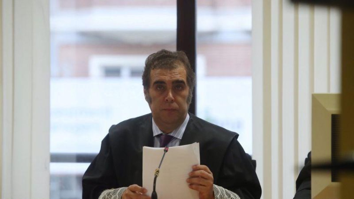 El juez Andrés Sánchez Magro, titular del juzgado mercantil de Madrid, en la vista oral de las medidas cautalares de los horarios.-EFE
