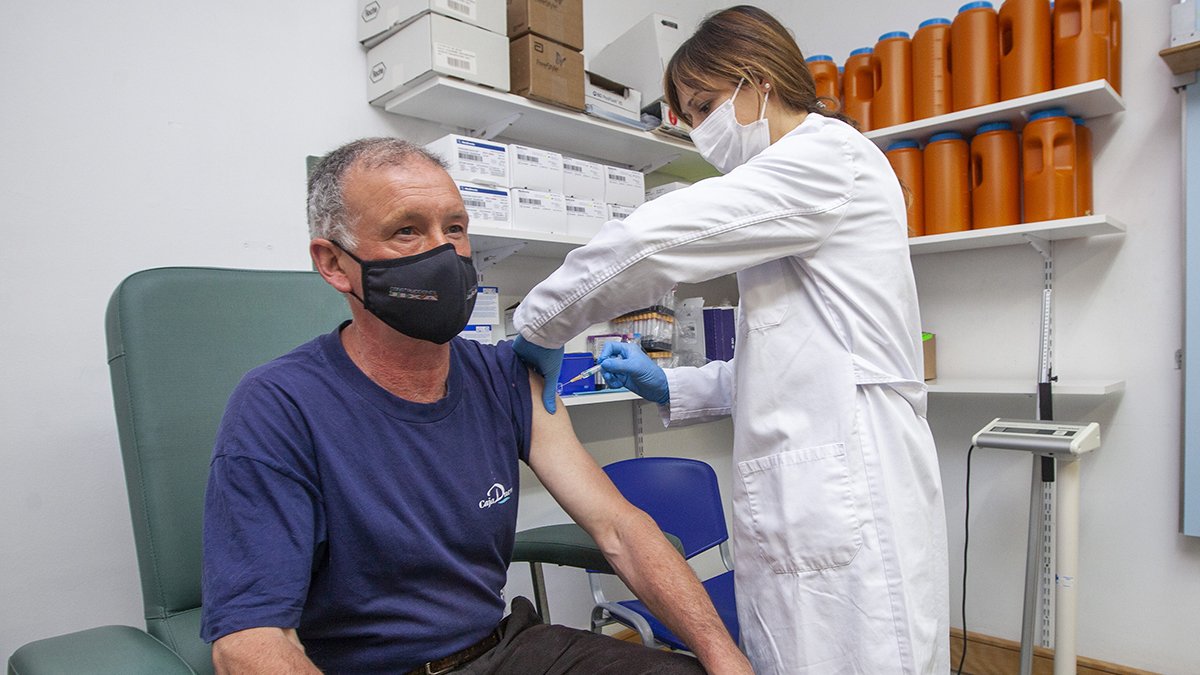 Inoculación de una vacuna en Soria. HDS