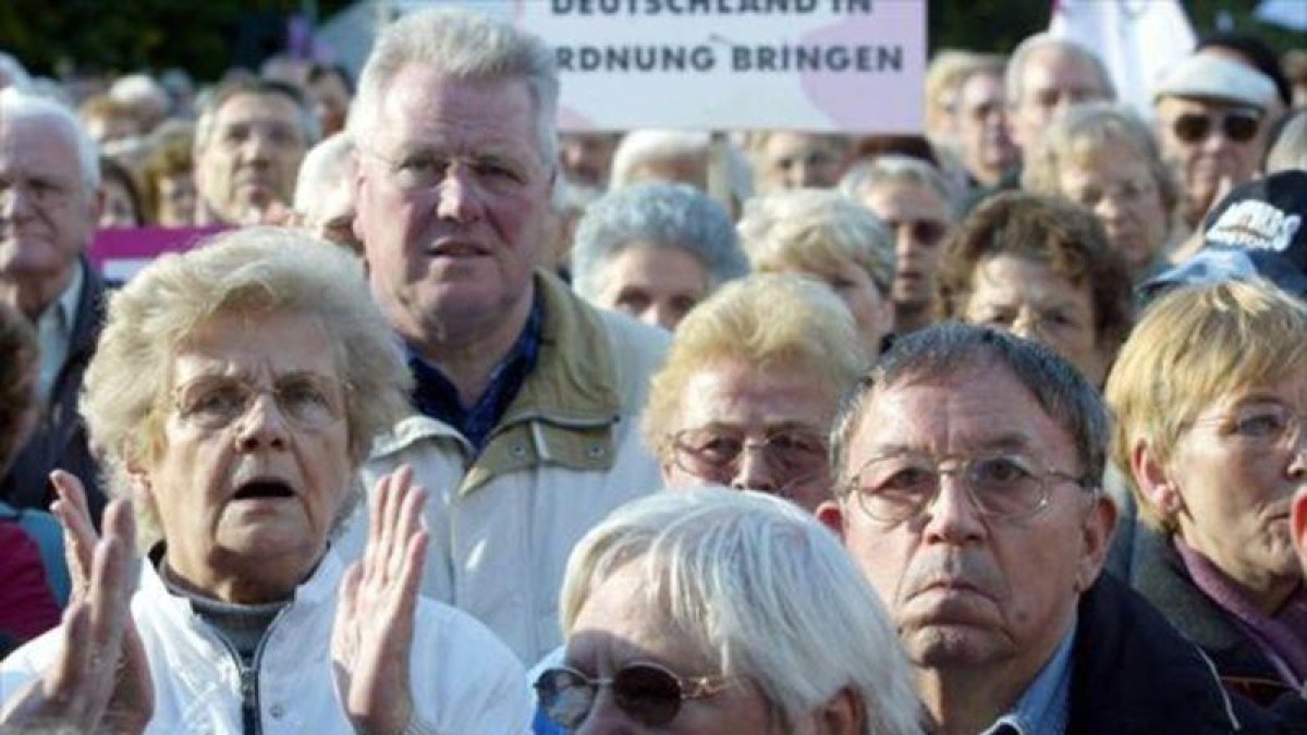 Manifestación de pensionistas alemanes en el 2003.-AFP / JOHANNES EISELE