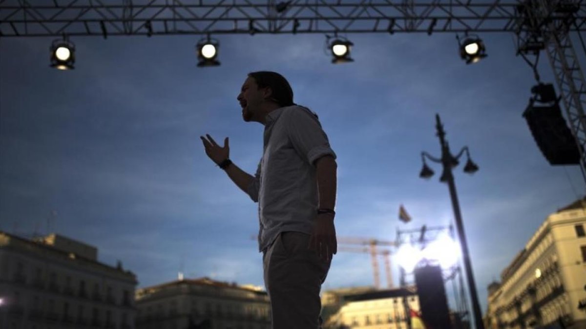 Pablo Iglesias en la concentración en la Puerta del Sol (Madrid) en apoyo a la moción de censura.-AP/ FRANCISCO SECO