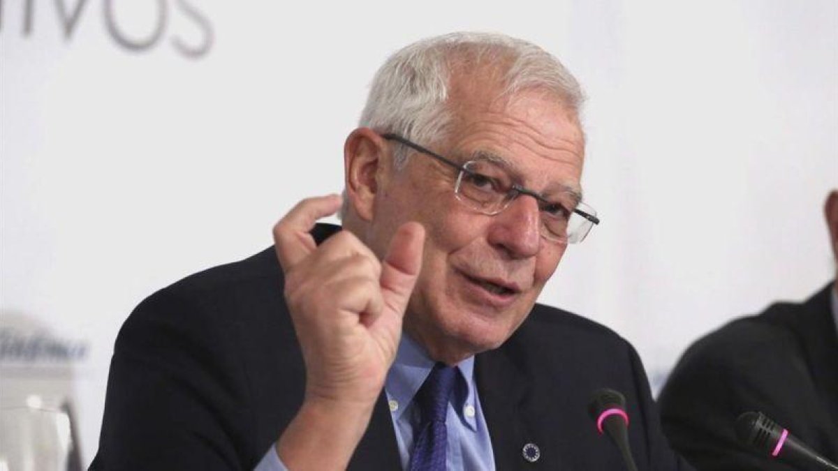 El ministro de Asuntos Exteriores, Josep Borrell, este lunes en Madrid.-DAVID CASTRO