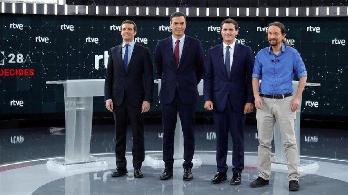 Los cuatro candidatos del debate electoral del TVE.-EFE / JUANJO MARTIN