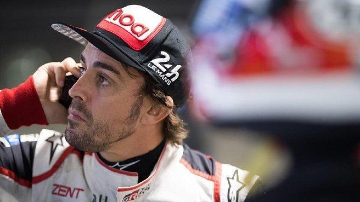 Fernando Alonso (Toyota),durante un descanso de los últimos ensayos de las 1.000 Millas de Sebring (EEUU).-¡EFE / JAMES MOY