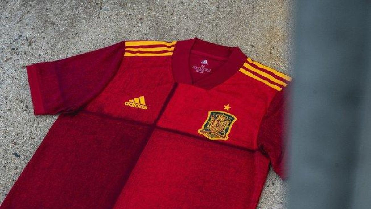 Imagen de la nueva camiseta de España para la Eurocopa 2020.-