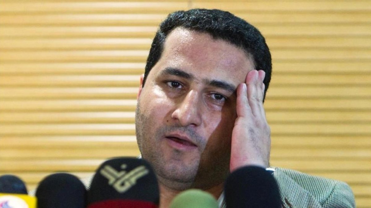 El científico nuclear iraní Shahram Amiri a su llegada al aeropuerto de Teherán el 15 de julio del 2010.-REUTERS / RAHEB HOMAVANDI