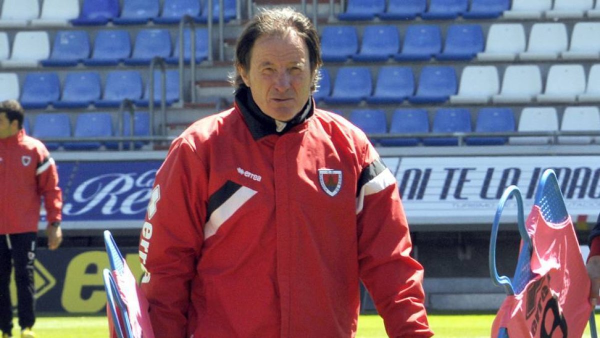 El entrenador del Numancia, Juan Antonio Anquela.-VALENTÍN GUISANDE