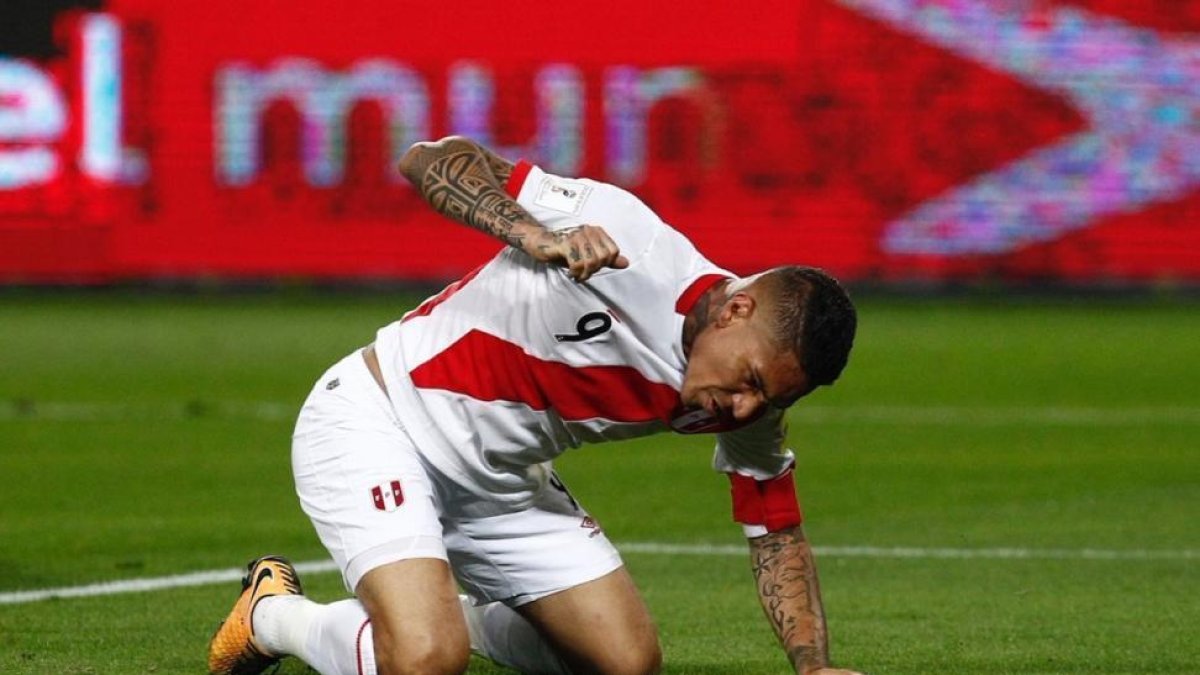 Paolo Guerrero, durante un partido.-TWITTER