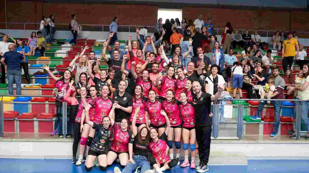 El equipo senior femenino del Sporting Santo Domingo asciende a Primera División. HDS