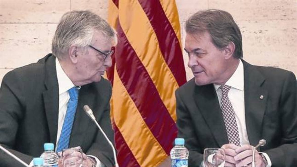 Eduardo Torres-Dulce junto al presidente Artur Mas, el pasado mes de julio.-Jordi Bedmar