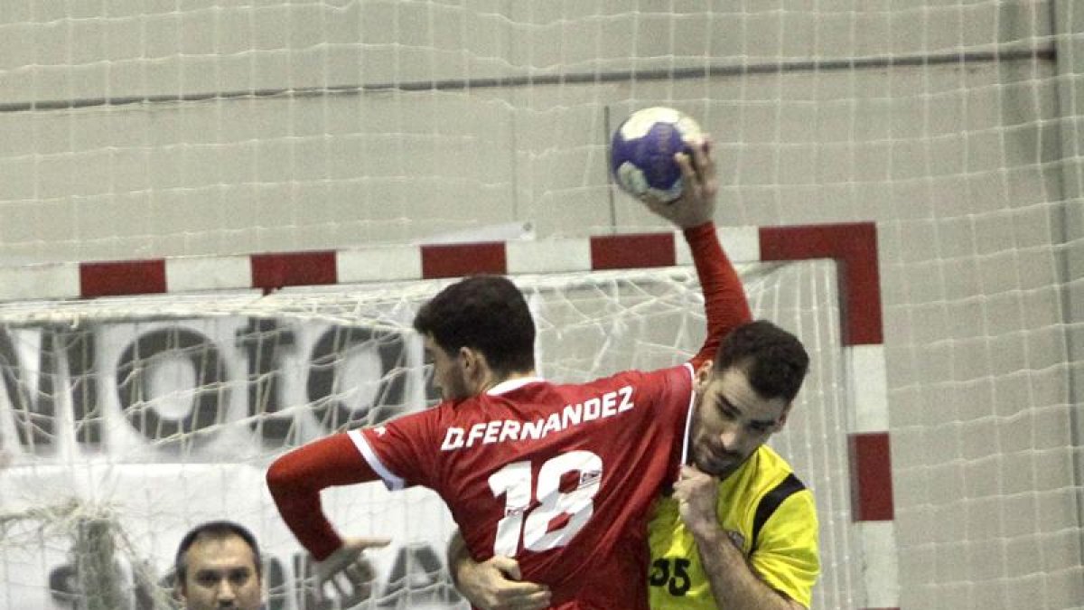 El BM Soria atraviesa por el peor momento de la temporada con tres jornadas sin ganar.-Luis Ángel Tejedor
