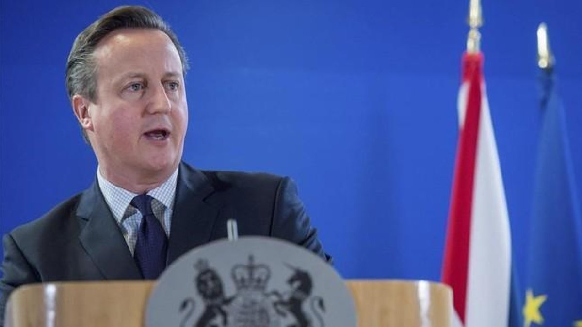 La UE comienza el 2016 con el gran desafío británico EFE / STEPHANIE LECOCQ El primer ministro británico, David Cameron, da una rueda de prensa al finalizar la segunda jornada de la cumbre de jefes de Estado y de Gobierno de la UE en Bruselas.-