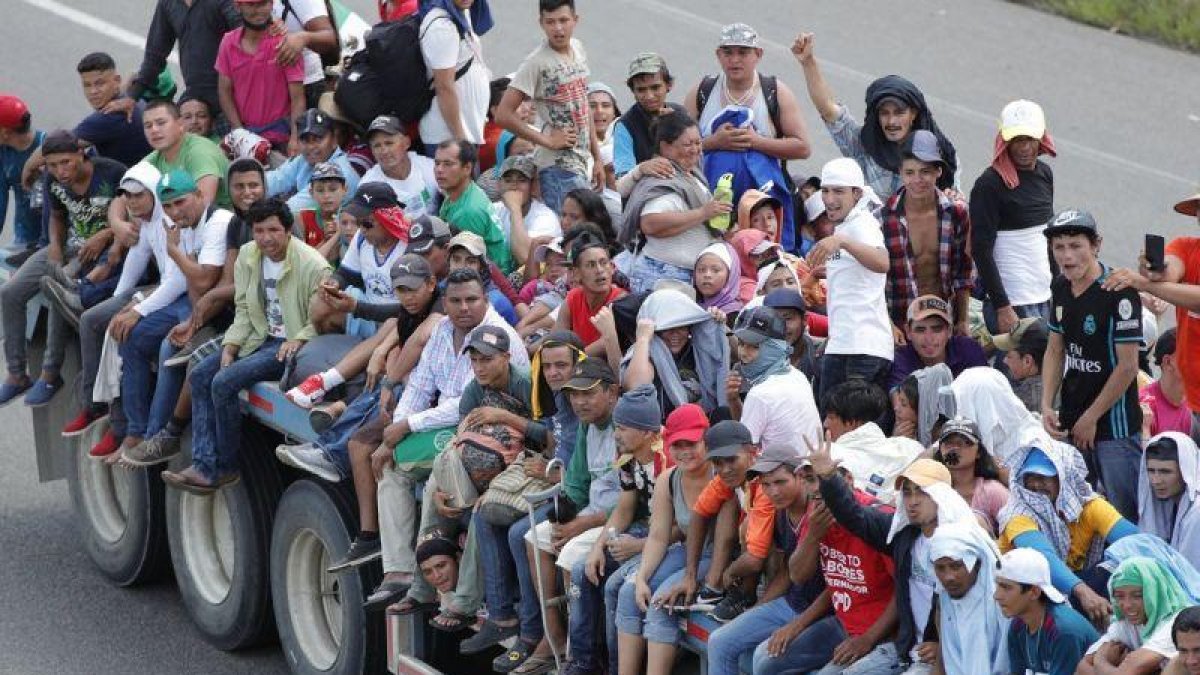 Los miles de hondureños que han salido desde el pasado 13 de octubre se han dispersado en México.-EFE