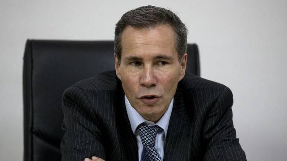 El fiscal Alberto Nisman hablando con la prensa en el 2013 en Buenos Aires, Argentina.-Foto: AP PHOTO / NATACHA PISARENKO