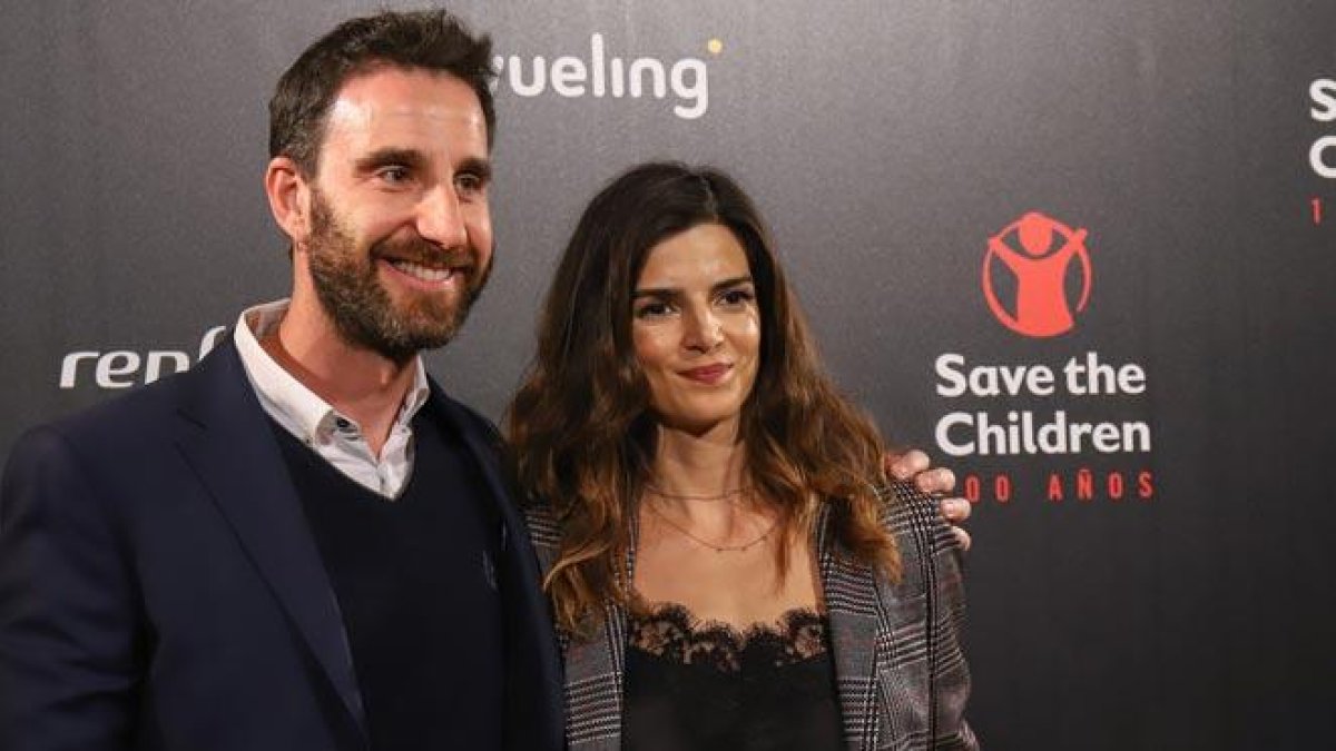 Clara Lago y Dani Rovira vuelven a posar juntos en los premios de Save The Children.-RAÚL MARTÍNEZ TERREL / EUROPA PRESS