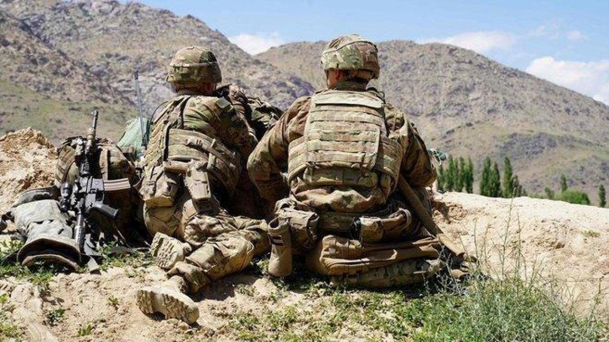 Soldados estadounidenses durante una visita del comandante de las fuerzas estadounidenses y de la OTAN en Afganistán en el puesto de control del Ejército Nacional Afgano (ANA) en el distrito de Nerkh de la provincia de Wardak.-THOMAS WATKINS (AFP)