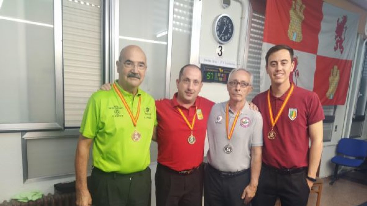 Nuevo éxito del billar soriano con el título de Carlos Cortés y el bronce de Pedro Camarero. HDS