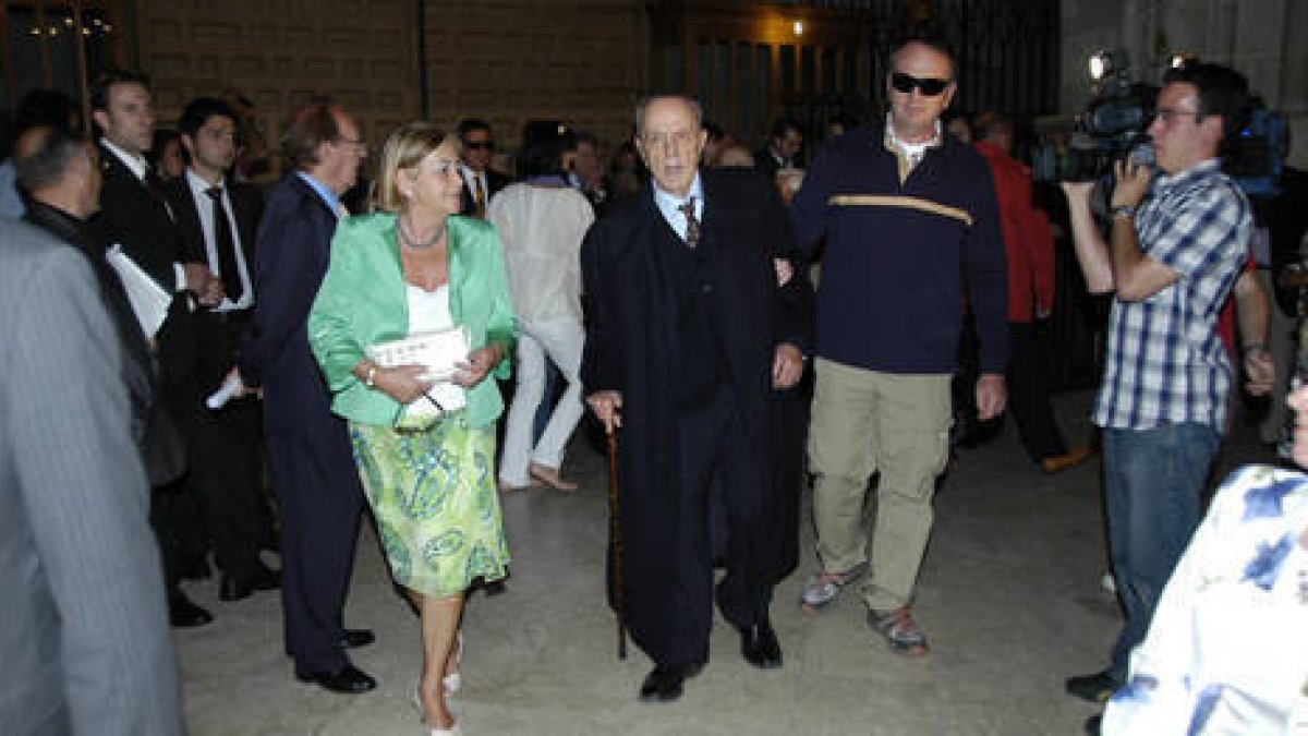 Manuel Fraga visitó por última vez la provincia para asistir al homenaje a Fermín Lucas el 13 de julio de 2008. / REPORTAJEGRÁFICO: ÚRSULA SIERRA-