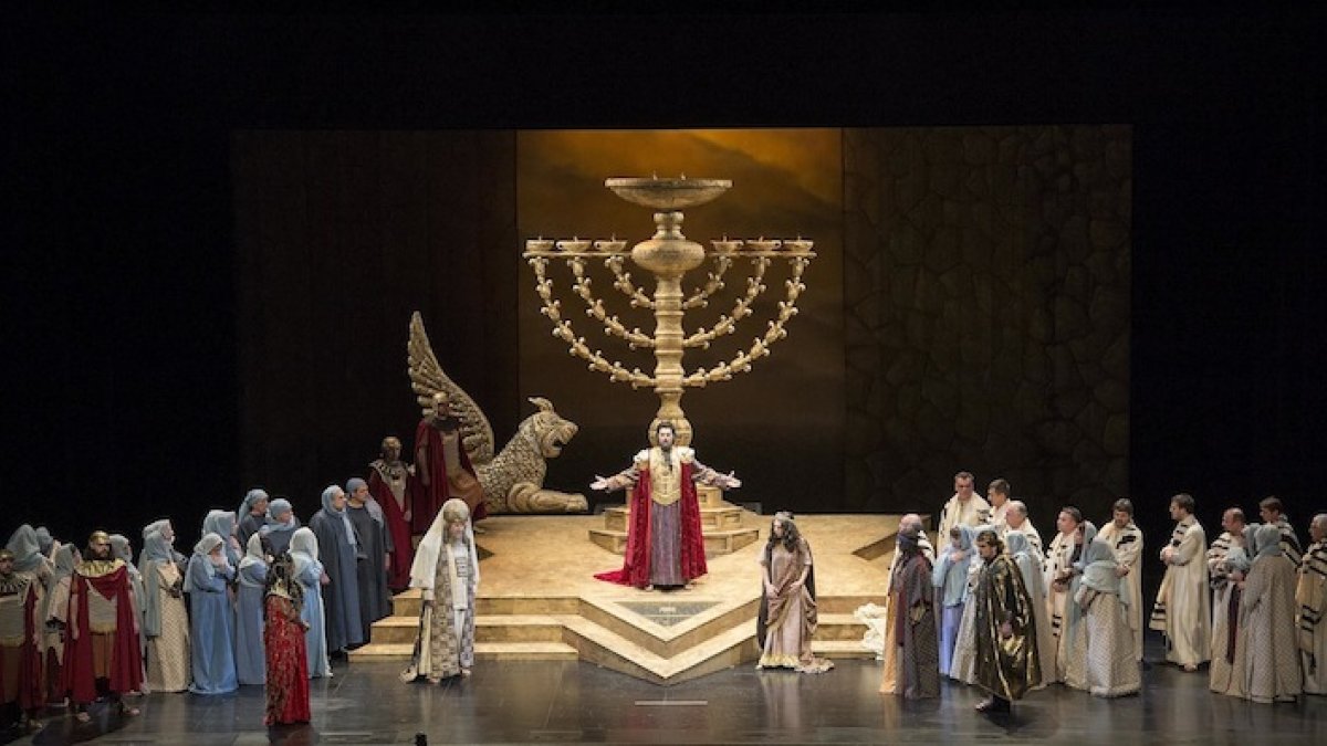 Detalle del montaje de la ópera Nabucco, que celebrará dos sesiones en Soria. ÓPERA 2001