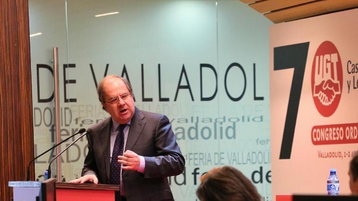 Intervención del presidente de la Junta, Juan Vicente Herrera, en el VII Congreso de la UGT en Castilla y León.-ICAL
