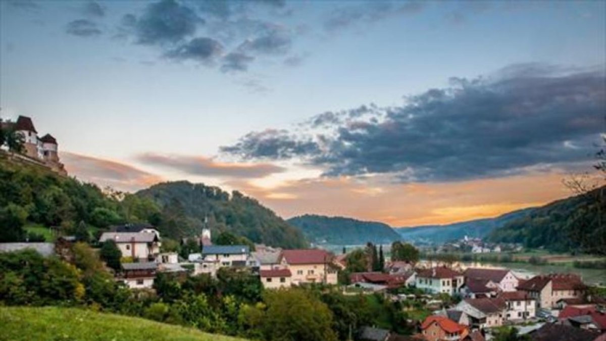 Vista de Sevnica, el bucólico pueblo esloveno donde nació Melania Trump.-