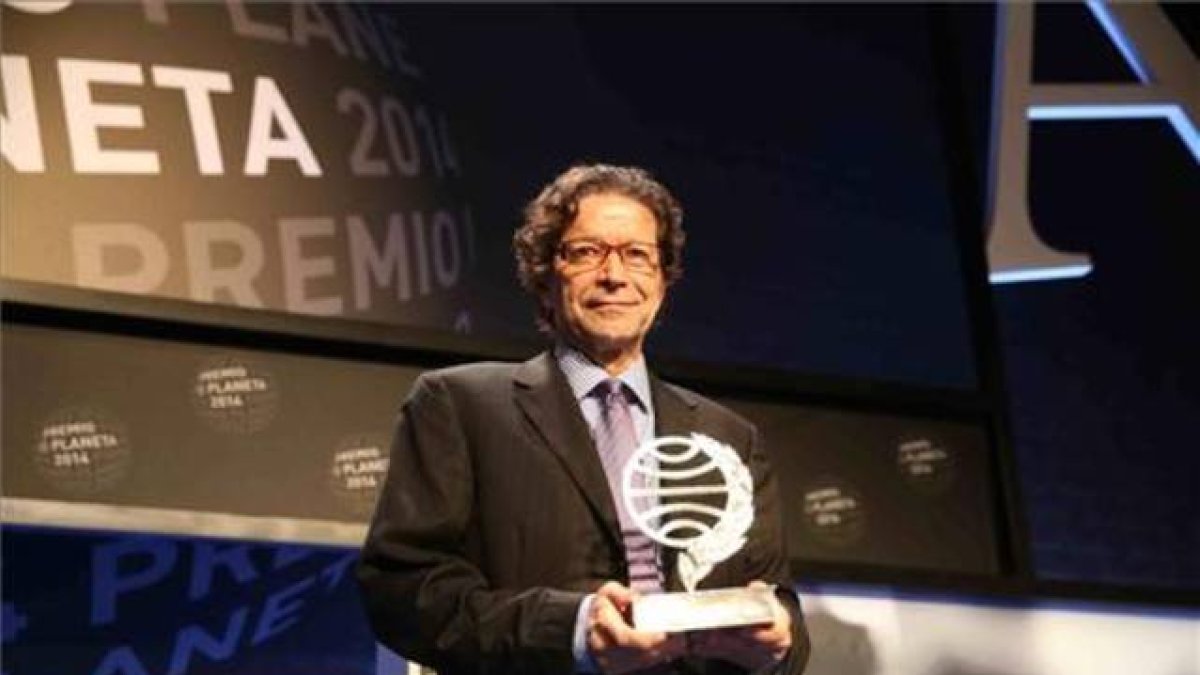 El mexicano Jorge Zepeda, ganador del premio planeta de este año.-