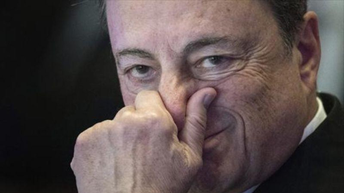 El presidente del BCE, Mario Draghi.-EFE / BORIS ROESSLER