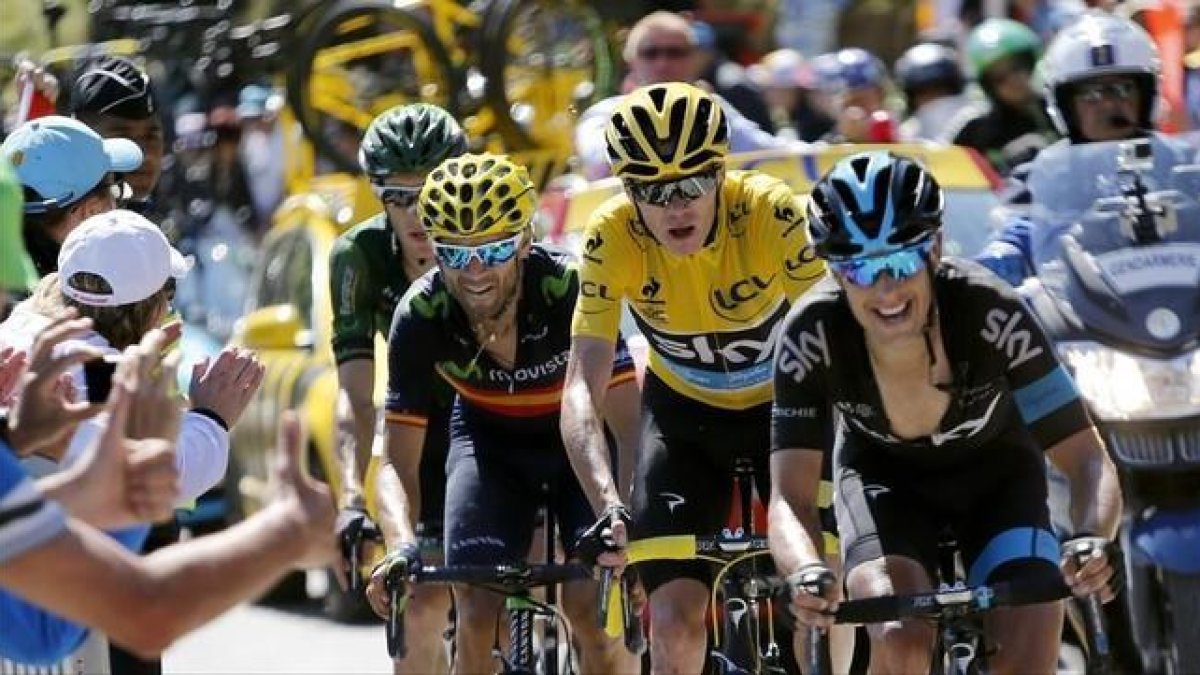 Valverde, Froome y Porte, en la etapa de Alpe d'Huez del último Tour.-EFE / KIM LUDBROOK