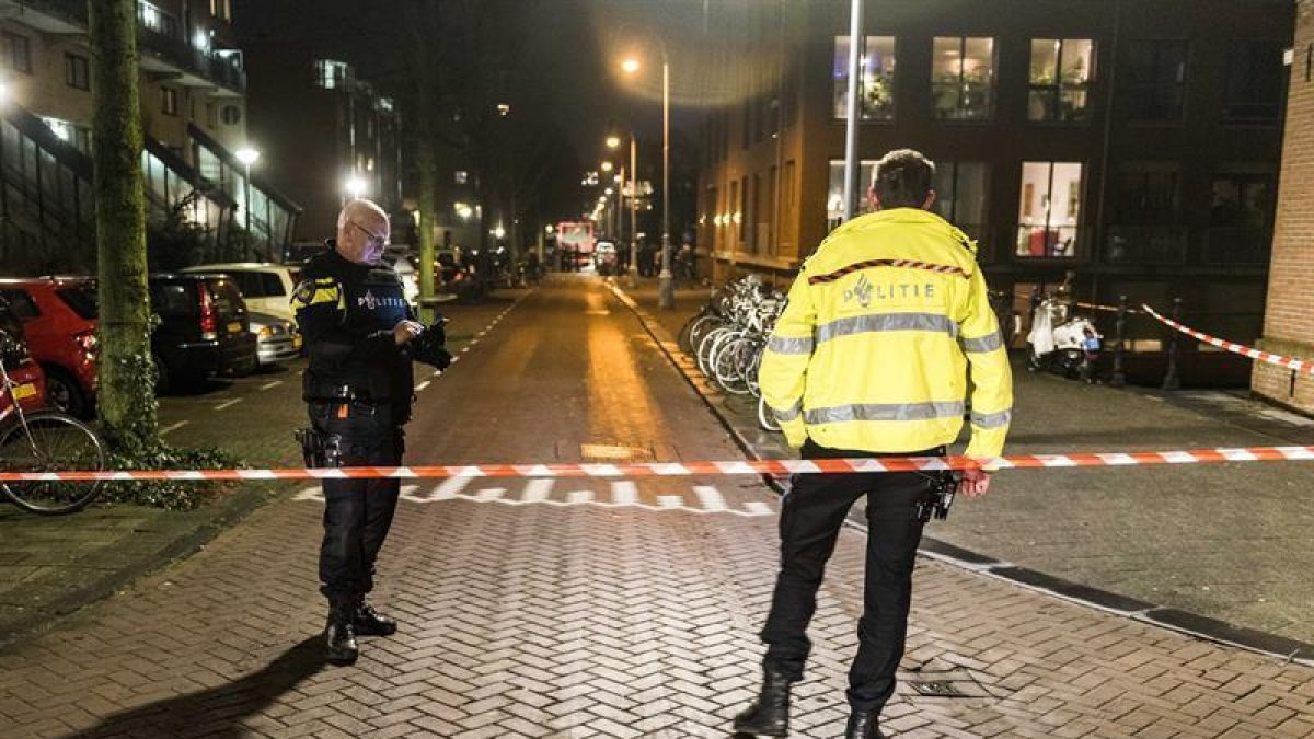 l menos un muerto y dos heridos en tiroteo en el centro de Amsterdam-EFE