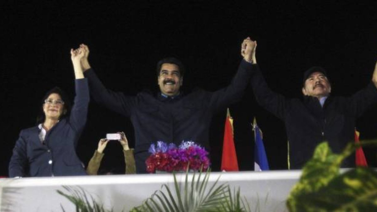 El presidente venezolano Nicolás Maduro y su homólogo Danel Ortega, en Managua, en un acto de respaldo a Venezuela ante EEUU, este sábado.-Foto: EFE / MARIO LÓPEZ